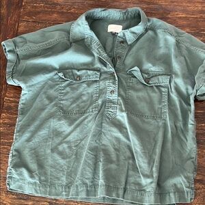 Casual Green Button-Up Shirt